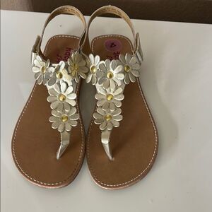 🌟B1G1 free RACHEL SHOES ROMI gold flower Velcro strap SANDALS size 4